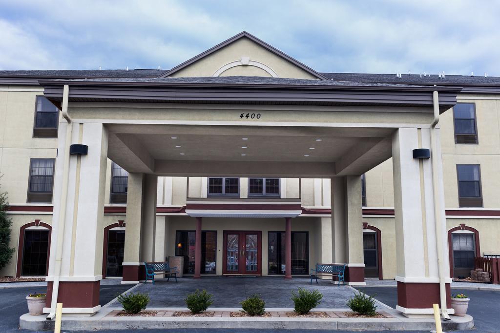 Super 8 By Wyndham High Point/Greensboro Zewnętrze zdjęcie
