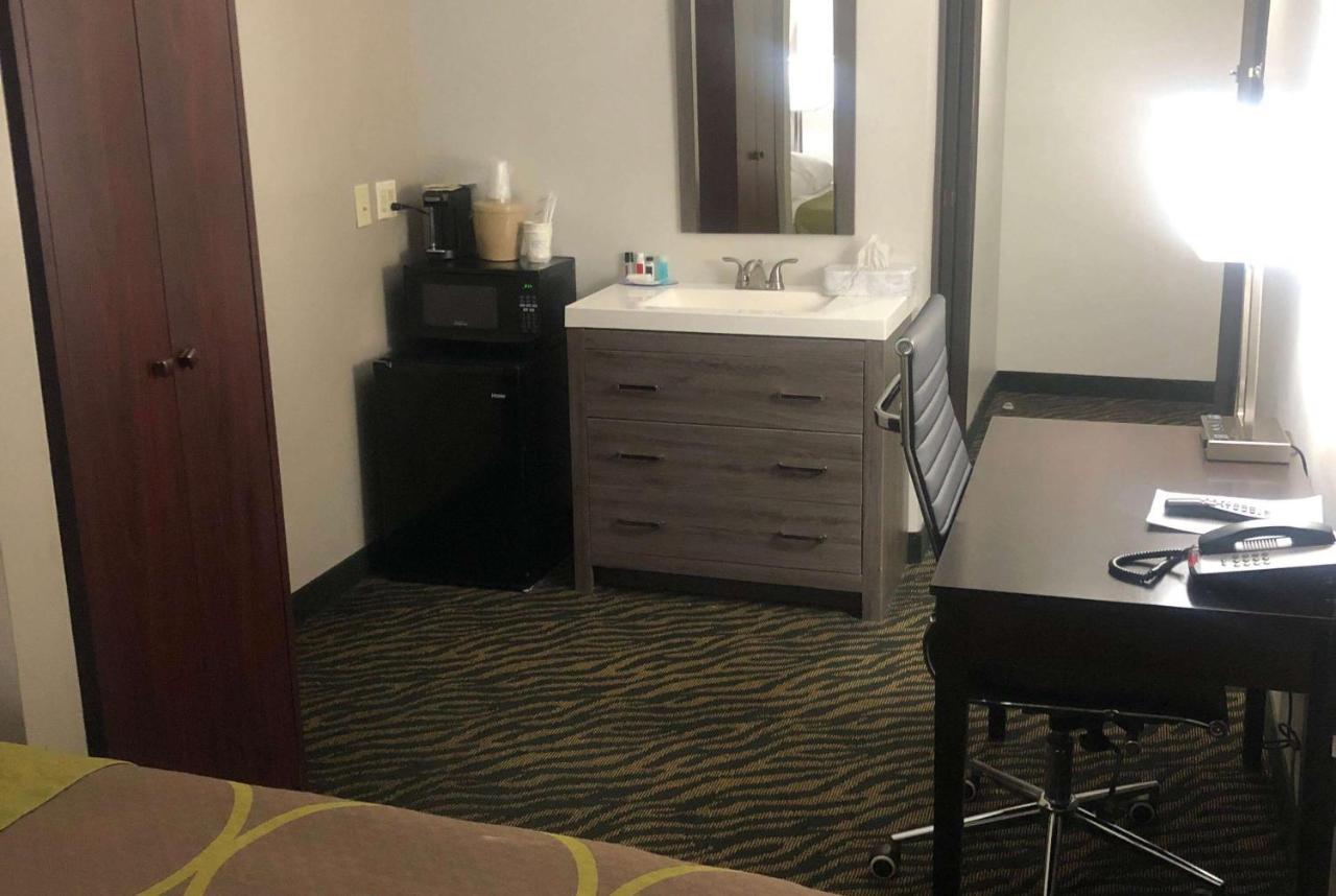 Super 8 By Wyndham High Point/Greensboro Zewnętrze zdjęcie